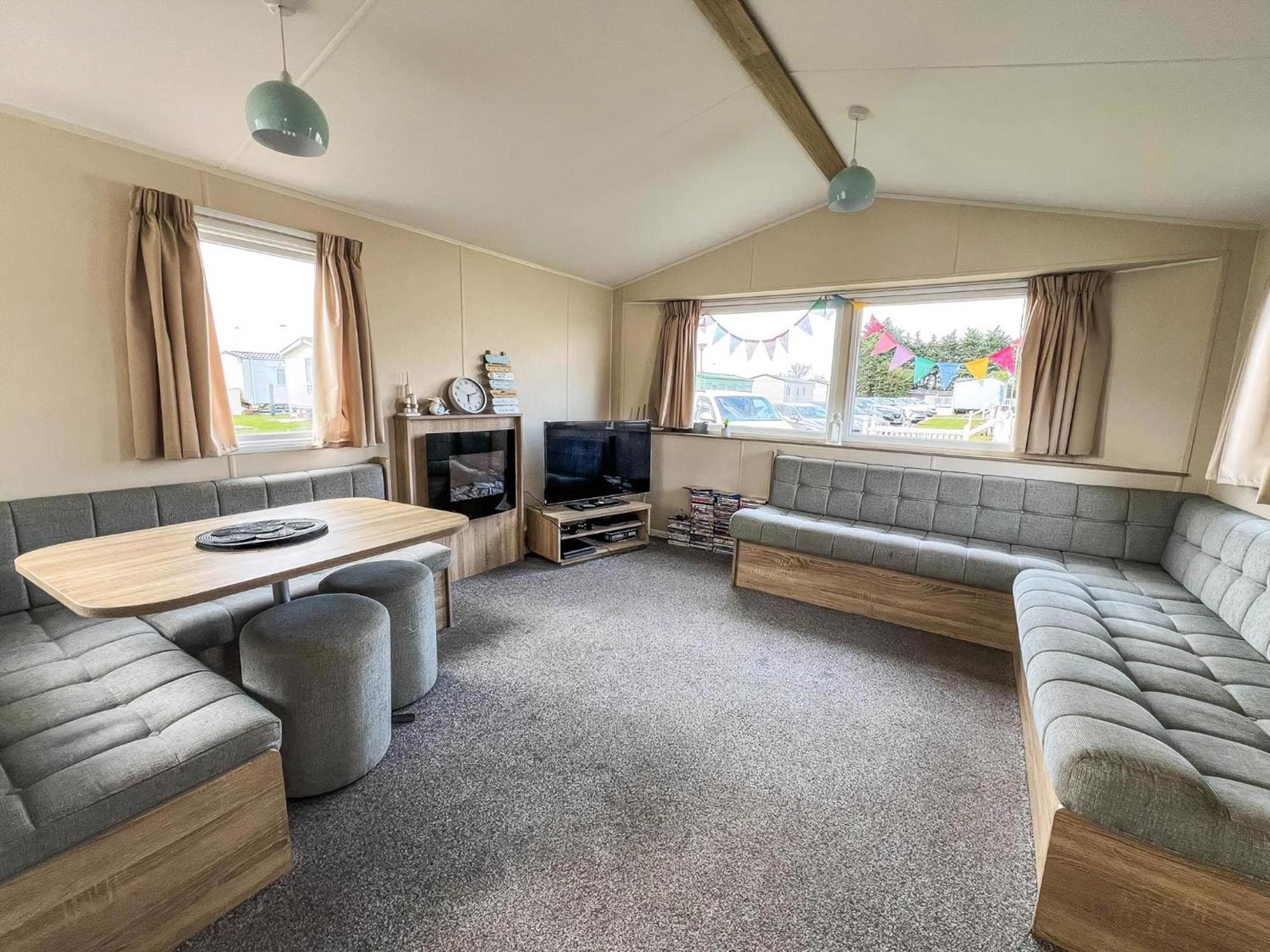 Modern 6 Berth Caravan With Wifi At St Osyth Beach In Essex Ref 28051Fv Clacton-on-Sea Buitenkant foto