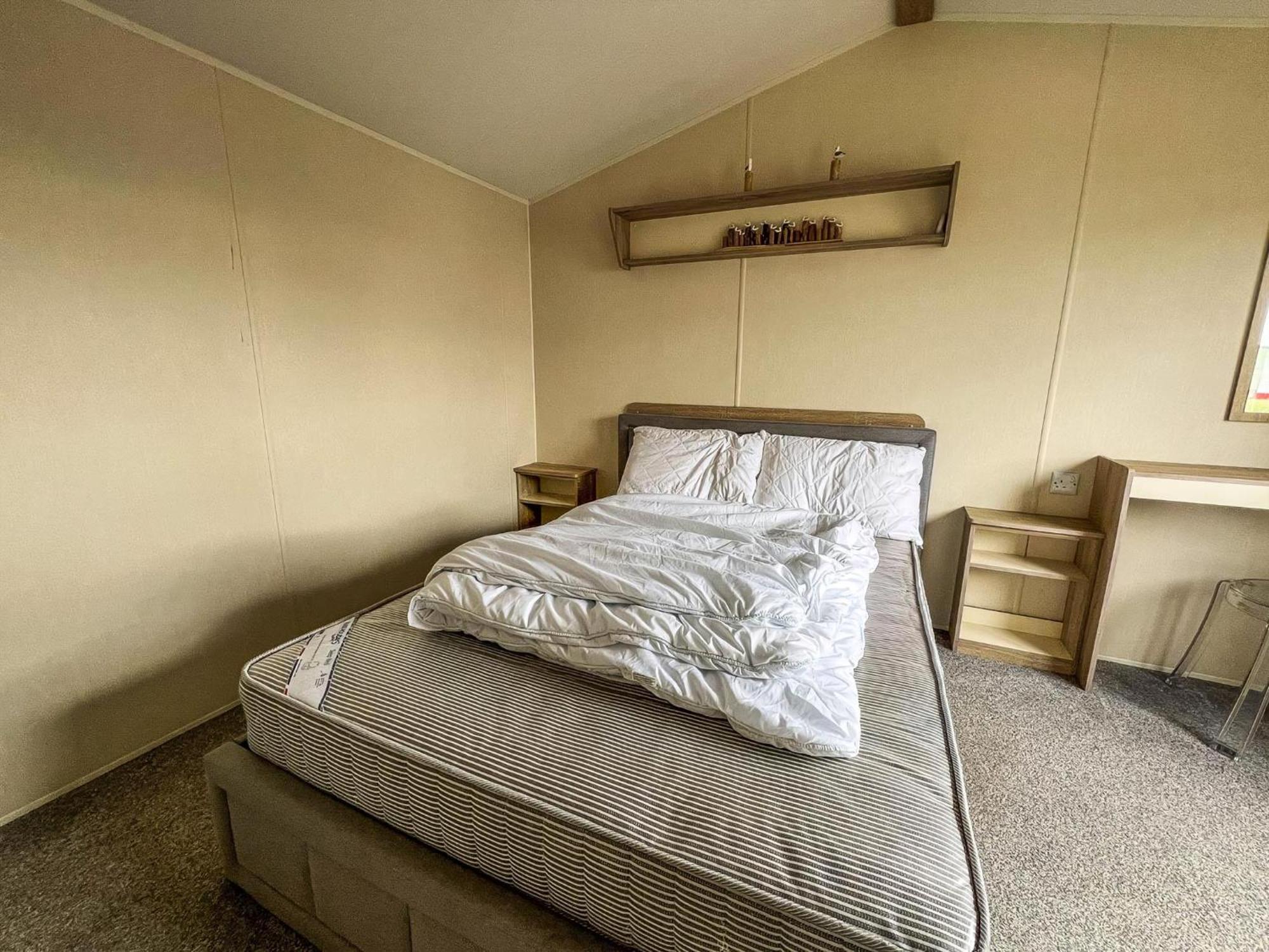 Modern 6 Berth Caravan With Wifi At St Osyth Beach In Essex Ref 28051Fv Clacton-on-Sea Buitenkant foto